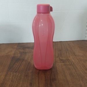 Tupperware Kitchen - 💜5/$20💜 TUPPERWARE: Eco Water Bottle - 16 oz Tupperware Kitchen - 💜5/$20💜 TUPPERWARE: Eco Water Bottle - 16 oz